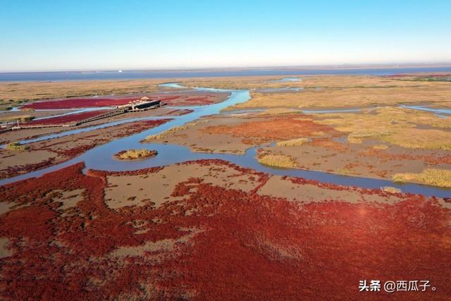 东北地区有很多著名的旅游景点，以下是一些推荐：  -图4