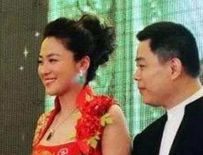 沈傲君与聂远分手16年，一个嫁乾隆后裔被宠成宝，一个二婚娶粉丝  -图11